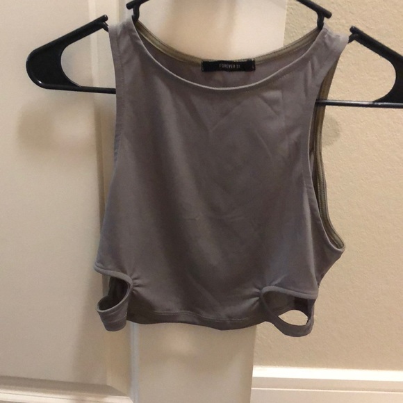 Crop top - Picture 1 of 1